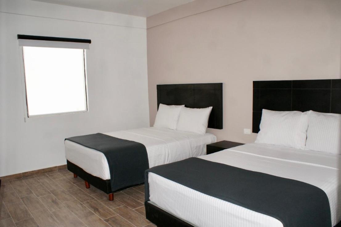 Hotel Capital Frontera Монклова Экстерьер фото